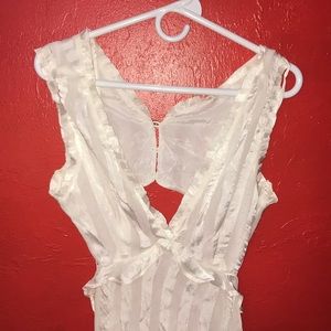 URBAN OUTFITTERS long dress with much detail